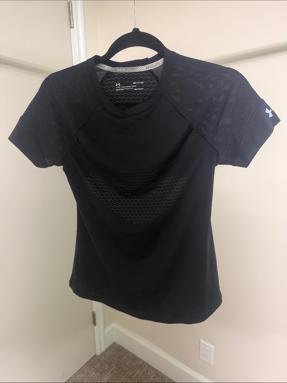 Under Armour Black Short-Sleeve Women's Performance Tee